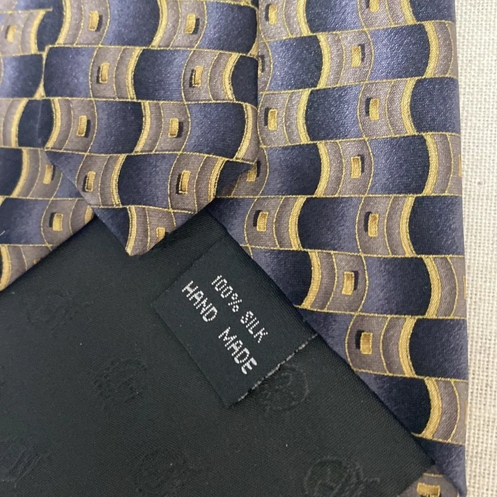 Silk Tie - Picture 4 of 5